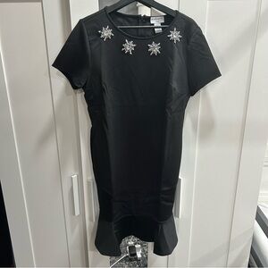 Carmen Marc Valvo black dress with ruffle bottom. Gemstone collar. Womens Large